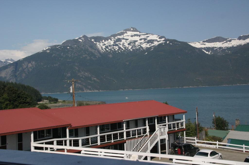 Captain'S Choice Motel Haines Zewnętrze zdjęcie