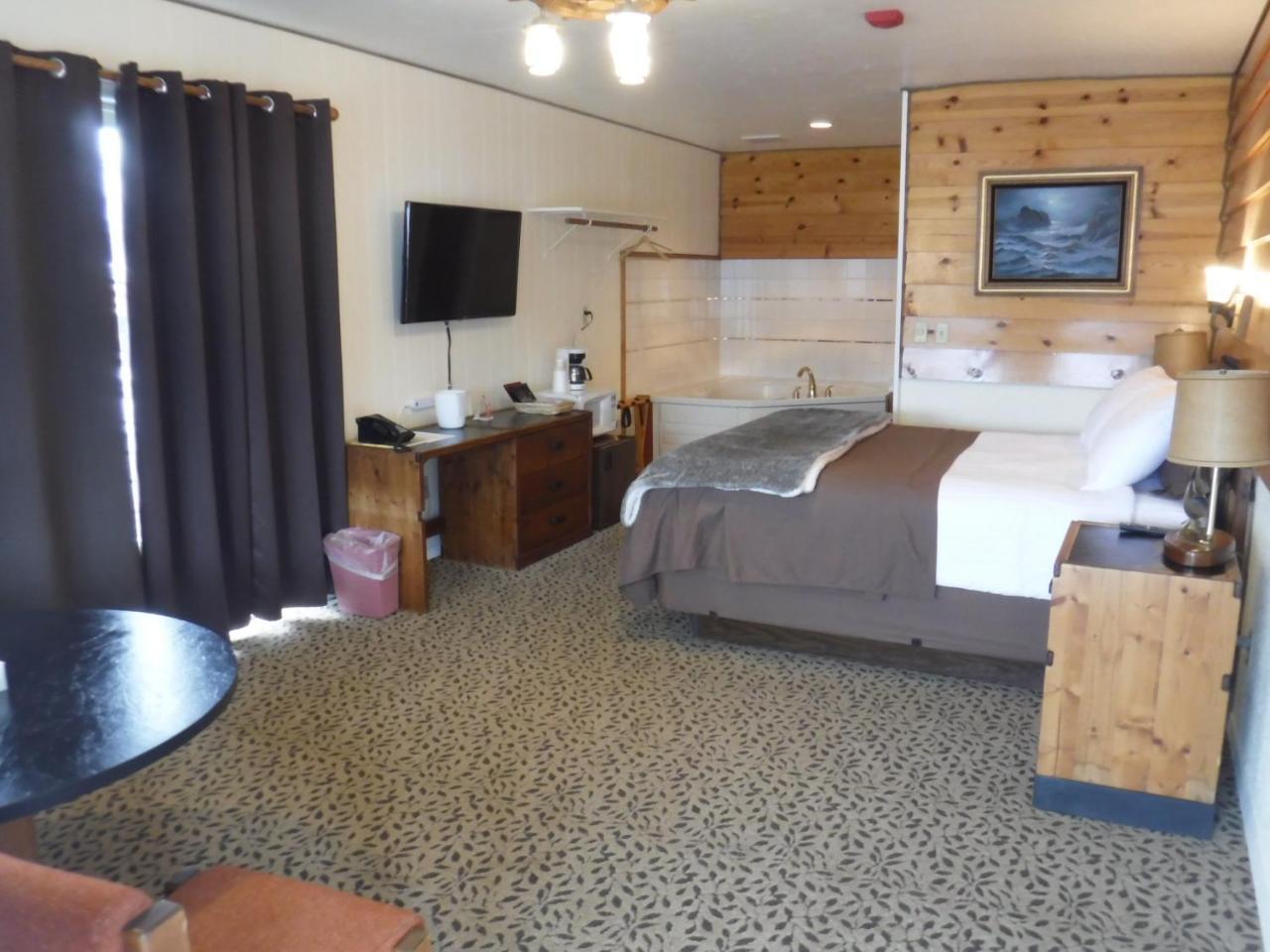Captain'S Choice Motel Haines Zewnętrze zdjęcie