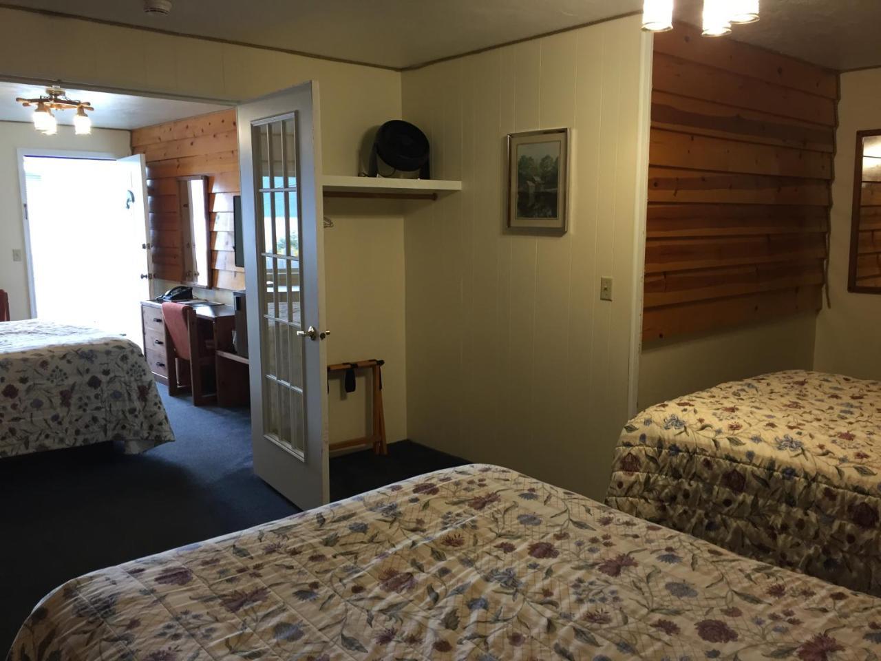 Captain'S Choice Motel Haines Zewnętrze zdjęcie