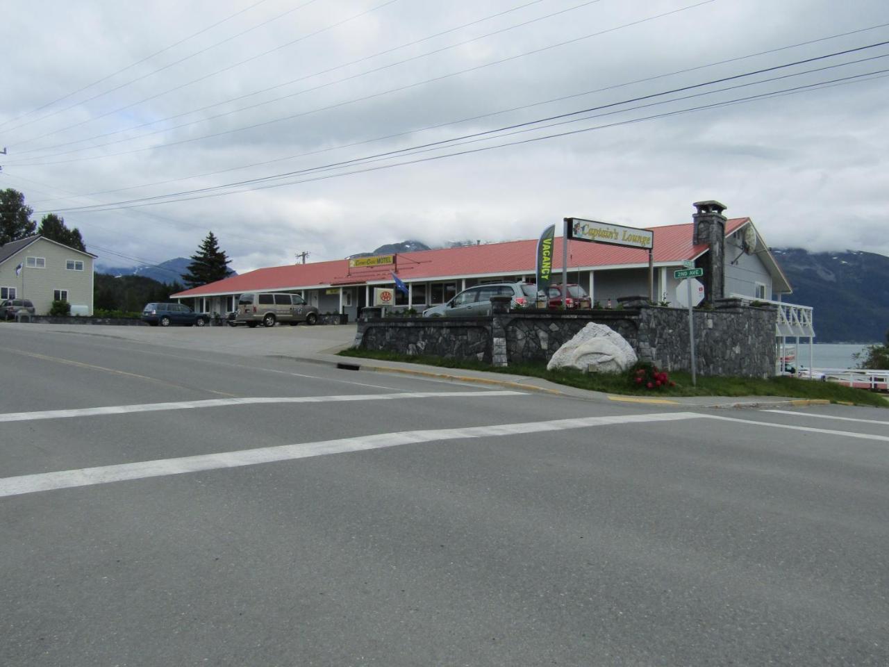 Captain'S Choice Motel Haines Zewnętrze zdjęcie