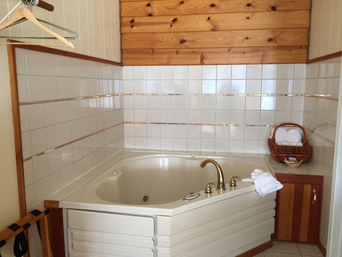 Captain'S Choice Motel Haines Zewnętrze zdjęcie